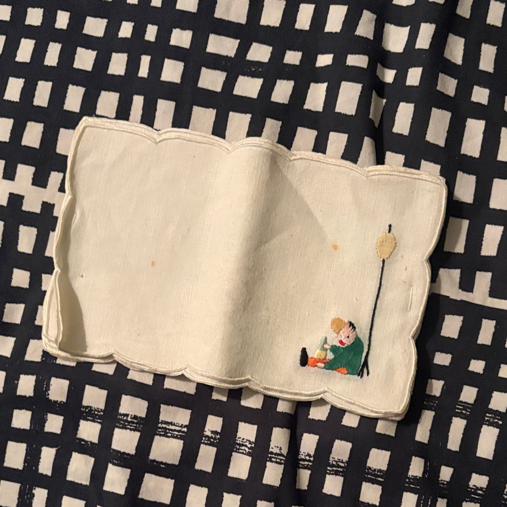 Vintage 8 Embroidered cocktail napkins